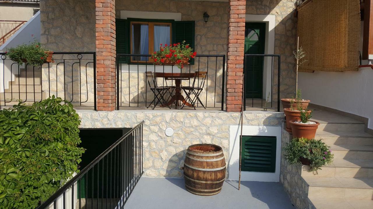 Apartment Cernesa Razanac Luaran gambar