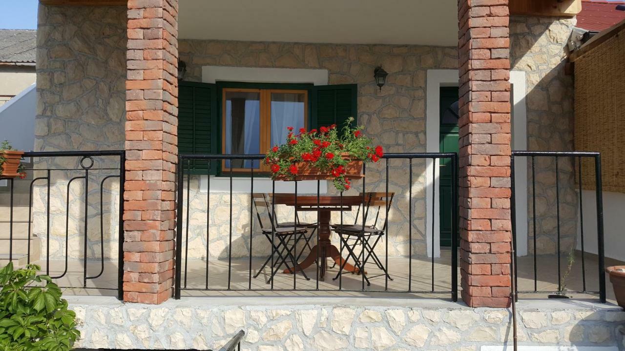 Apartment Cernesa Razanac Luaran gambar